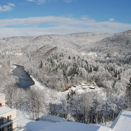 Sanatorium Uzdrowiskowe Wiktor Cechini Żegiestów Zdrój