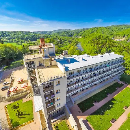 Resort Sanatorium Uzdrowiskowe Wiktor Cechini Żegiestów Zdrój