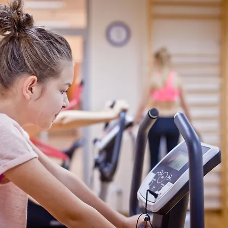 Resort Sanatorium Uzdrowiskowe Wiktor Cechini Żegiestów Zdrój