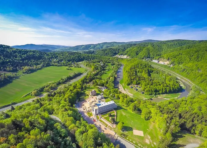 Sanatorium Uzdrowiskowe Wiktor Cechini Üdülőközpont